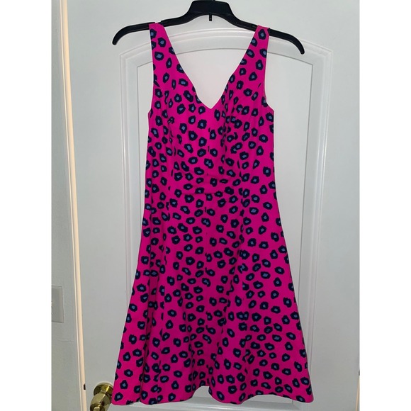Lilly Pulitzer hot pink dress size 2 - threedaughtersproperties.com